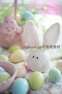 复活节彩蛋与纸艺兔子装饰