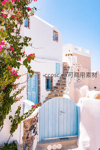 蓝门白墙地中海风情小镇