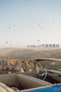 热气球飞越卡帕多西亚奇幻地貌