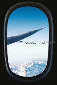 舷窗外的雪山，飞行中的壮丽风景
