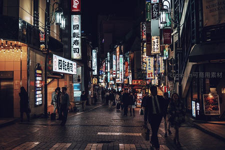 霓虹闪烁的日本夜市街道