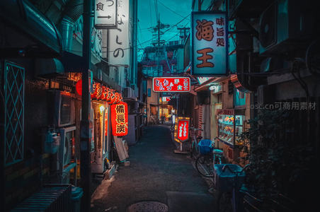 霓虹小巷，深夜美食街的温暖灯火