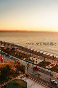 日落时分海岸线航拍全景图