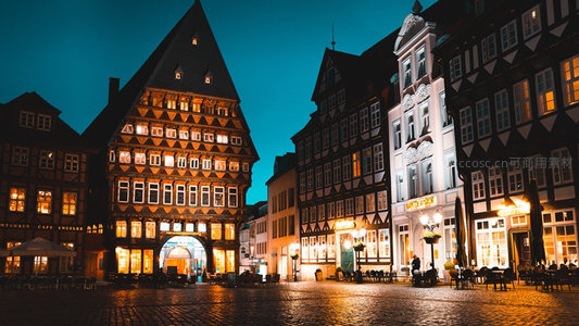 夜幕降临木筋房广场灯火通明