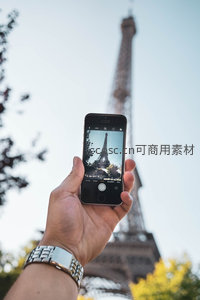 手机镜头里的埃菲尔铁塔剪影
