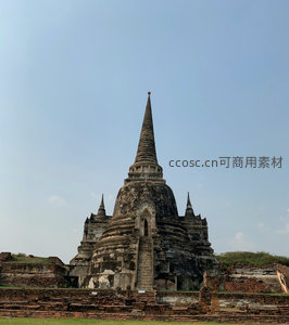 大城府古寺佛塔巍然矗立，斑驳石雕诉说千年佛教文明