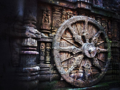 奥里萨邦科纳克太阳神庙巨型石轮浮雕特写