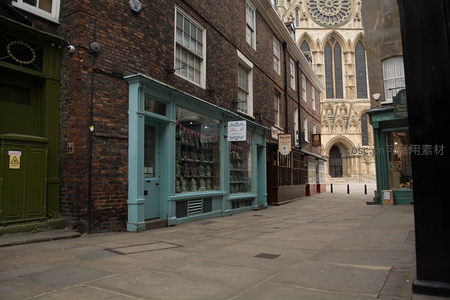 约克肉铺街古董店林立，大教堂玫瑰窗遥望