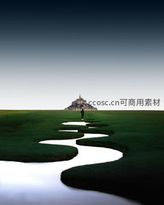 圣米歇尔山孤悬碧野，蜿蜒水道如银带环绕，一人静立天地之间