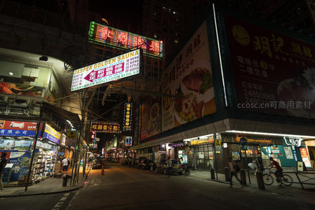 砵兰街夜市转角实拍，明记潮州菜与金宝找换共构地道港味街景