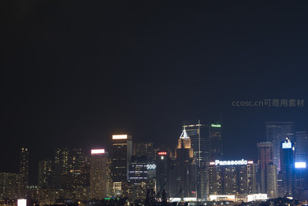 香港维港夜景航拍，高楼林立灯火璀璨映照天际线