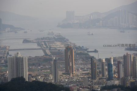 九龙湾填海区建设现场与远洋货轮共存的城市景观