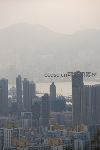 远山如黛，雾锁香江——香港湾仔至铜锣湾天际线航拍