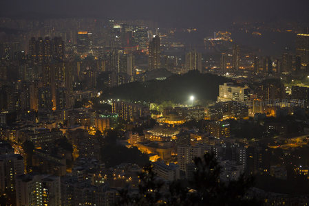 香港夜景航拍：万家灯火映照山海之城