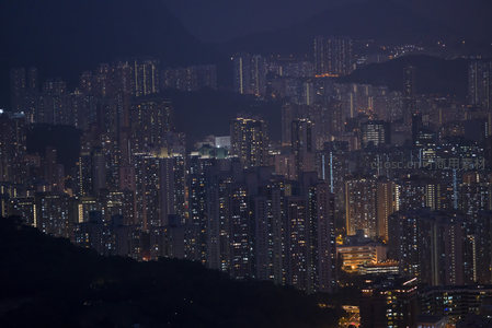 远眺香港夜景全景，山海城一体，万家灯火点亮东方之珠