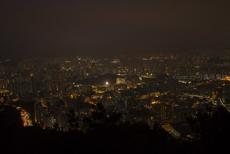 夜幕下的香港全景航拍，万家灯火璀璨如星海