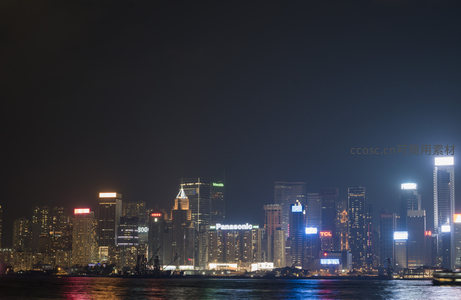 香港岛北岸夜景长焦镜头捕捉， Panasonic与TCL广告闪耀天际