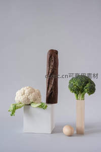 创意静物组合：花椰菜、黑麦面包、西兰花与鸡蛋