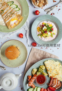 清新早餐拼盘：可丽饼、汉堡、酸奶水果与煎蛋卷摆盘