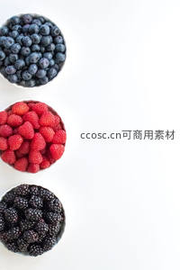 三色浆果垂直排列静物摄影：蓝莓、覆盆子与黑莓