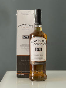 Bowmore No.1单一麦芽威士忌瓶身与包装盒静物展示